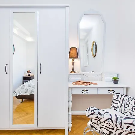 아파트먼트 마제스틱 *